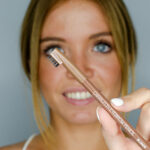 Camaleon Eyebrow Pencil Blonde kulmupliiats 1,5g - Image 3